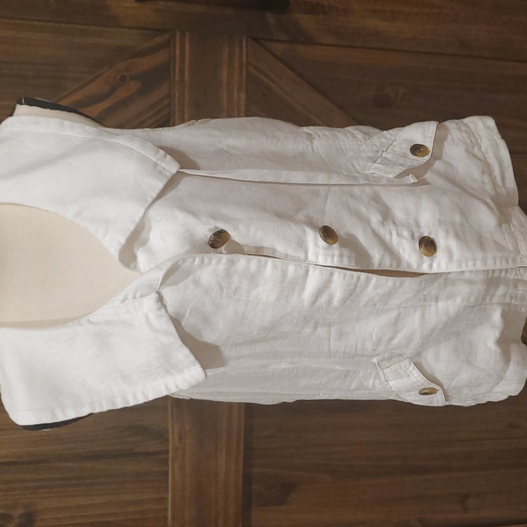 White Buttoned Front Blouse With Pockets